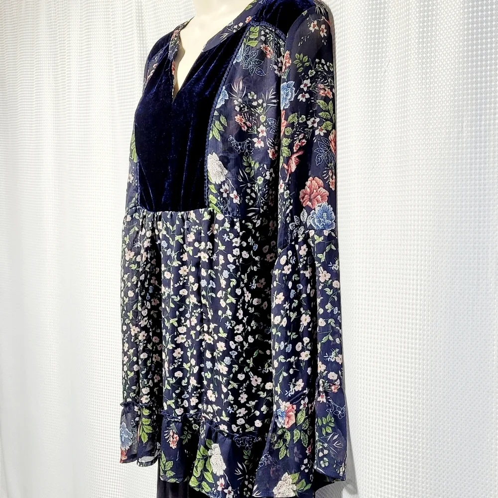 Suzanne Betro Floral Velvet Lace Ruffles Bell Sleeves Flowy Pop Over Blouse (1X) - Picture 4 of 13